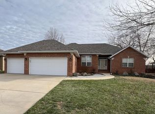 904 E Elizabeth Street, Republic, MO 65738