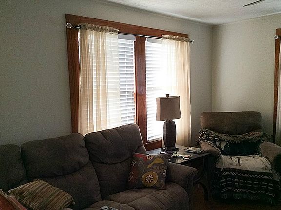 3rd image of 486 E Galveston St