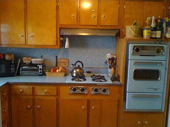 5th image of 174 Bryson Ave