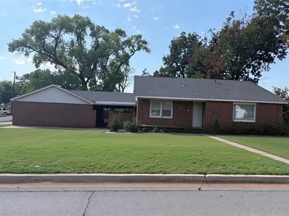 1204 W C Ave, Elk City, OK 73644
