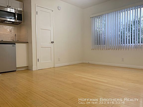 2nd image of 2587 S Sepulveda Blvd #1
