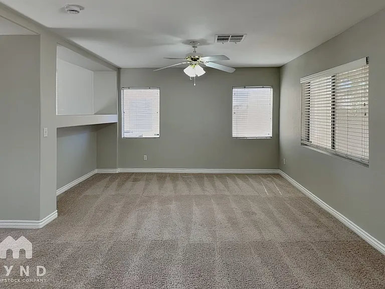 695 Emerald City Ave — Photo 4