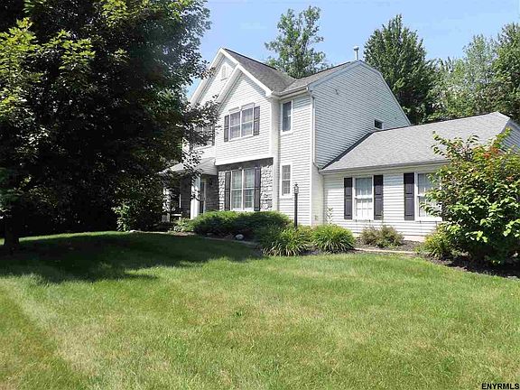 2nd image of 30 Bayberry Dr