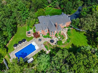 7707 Oak Ridge Ct, Crystal Lake, IL 60012