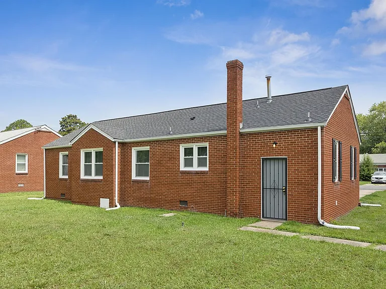 1815 Canterbury Rd — Photo 23