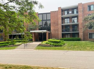 1605 E Central Rd UNIT 202A, Arlington Heights, IL 60005