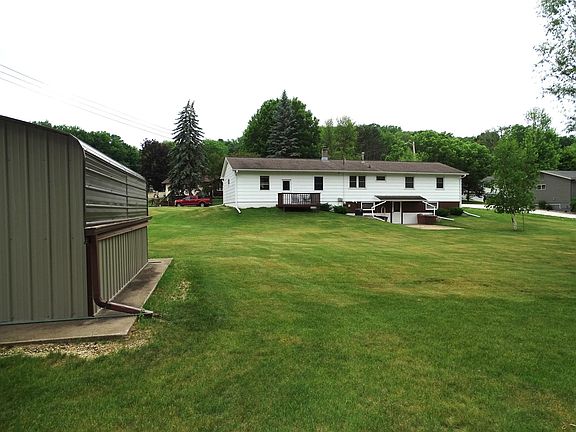 4th image of 922 Auth St