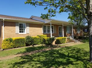 833 Parkway Dr, Smithville, TN 37166