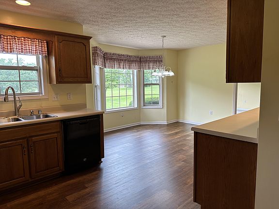 5th image of 71 Caney Dr