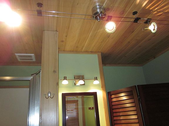 3rd image of 671 Hempel St