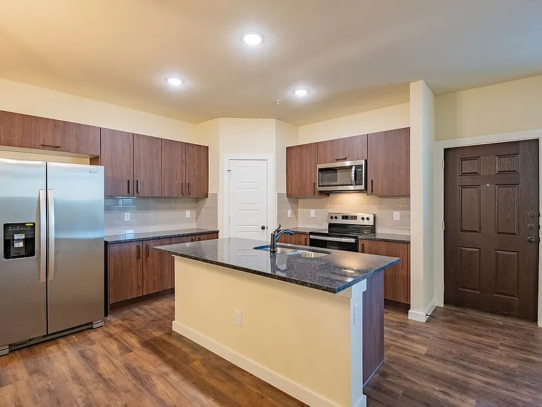 713 Wheatfield Dr — Photo 8