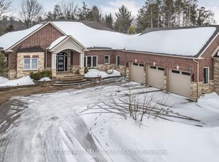 36 Lilac Ln, Midhurst, ON L9X 0N4
