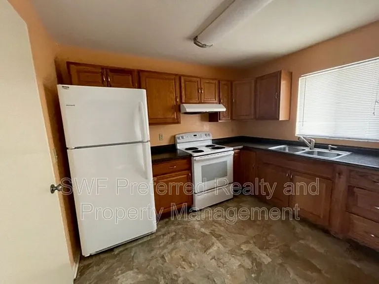 533 SE 6th Ave #1 — Photo 6