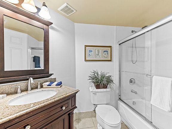 3rd image of 2005 SE 10th Ave APT 410