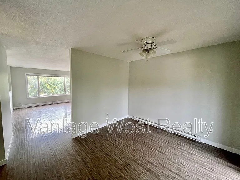 404 Hein Rd — Photo 4