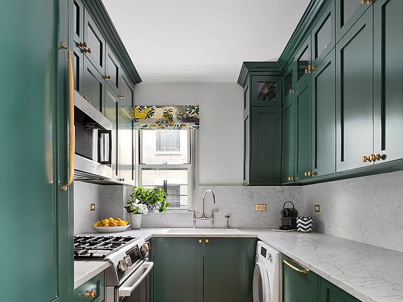 3rd image of 51 E 90th St #6C