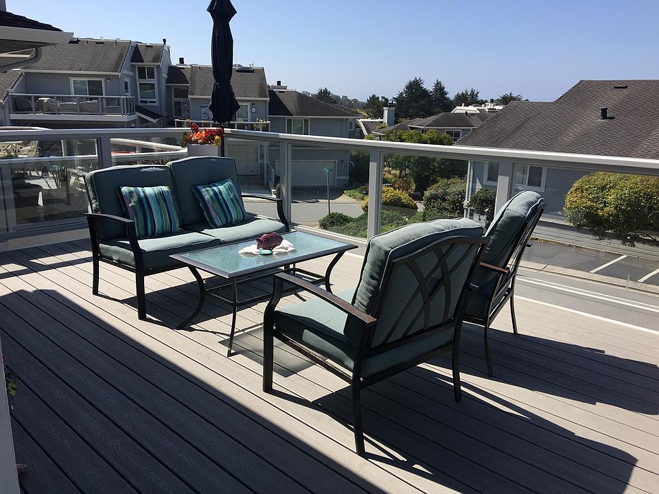 DECK WITH OCEAN VIEW AND PRIVATE PATH TO THE BEACH