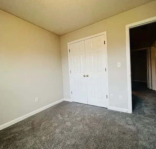 1201 Breezy Valley Dr — Photo 8