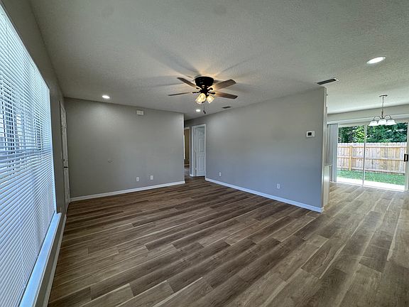 4th image of 1151 W Minneola Ave #1151