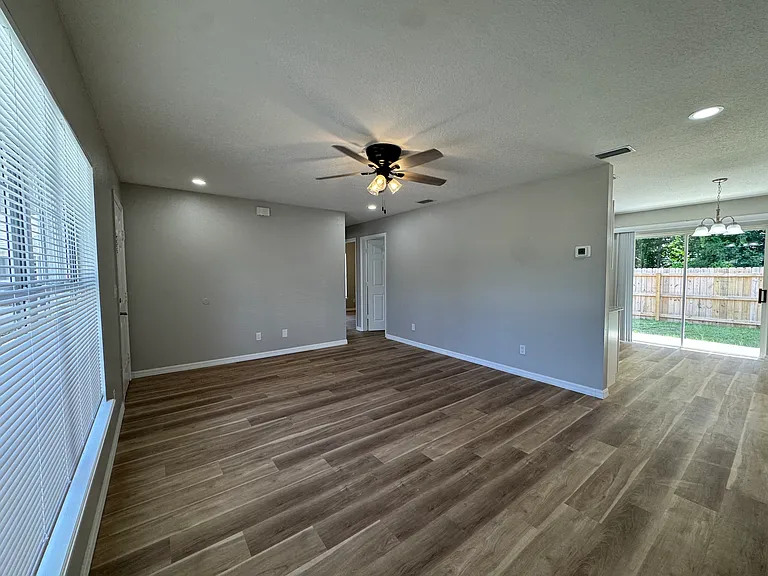1151 W Minneola Ave #1151 — Photo 4