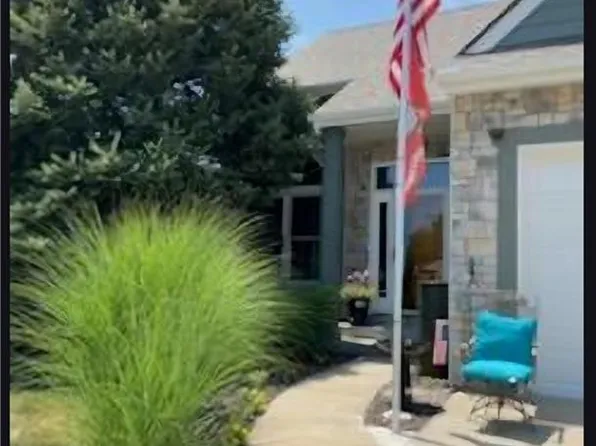 620 Liberty Rd, Smithville, MO 64089