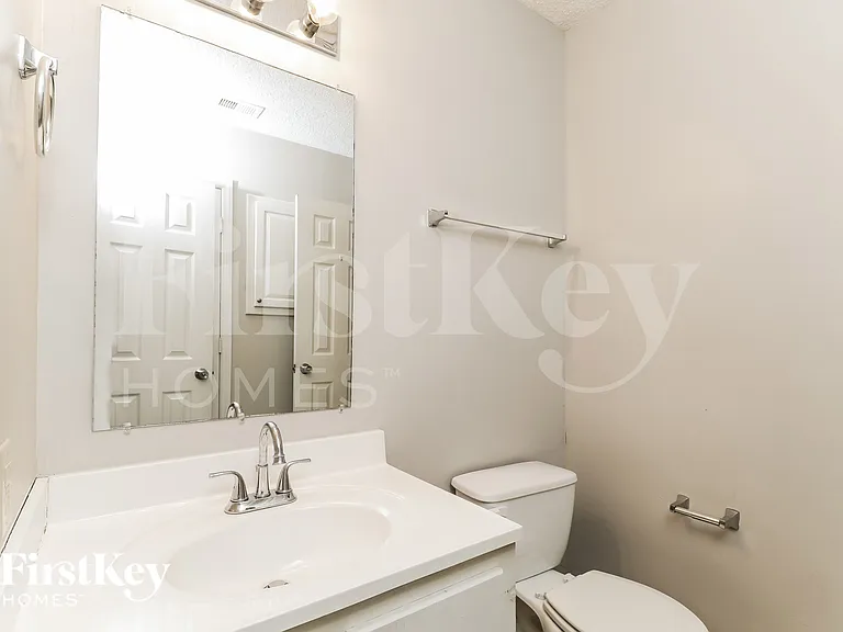 110 Stillwell St — Photo 10