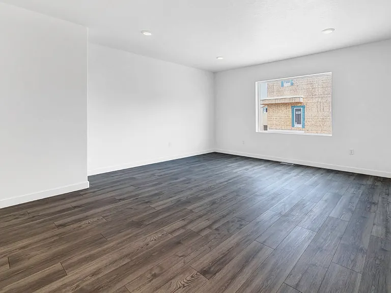 1073 E Waterway Ln — Photo 10
