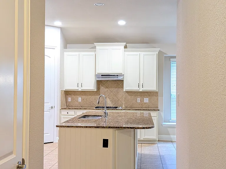 8717 Domingo Dr — Photo 16
