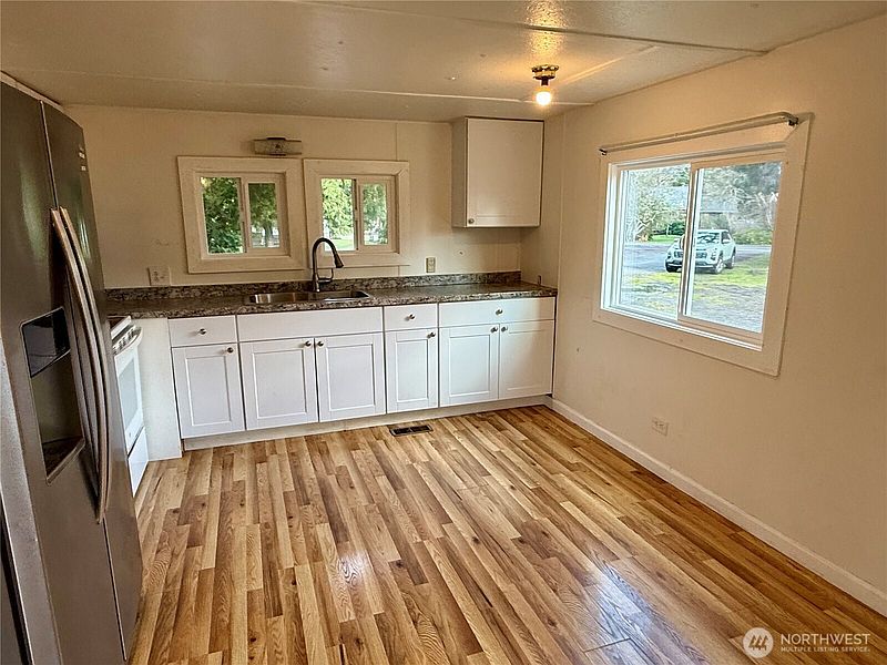 2nd image of 1623 Cooper Street S