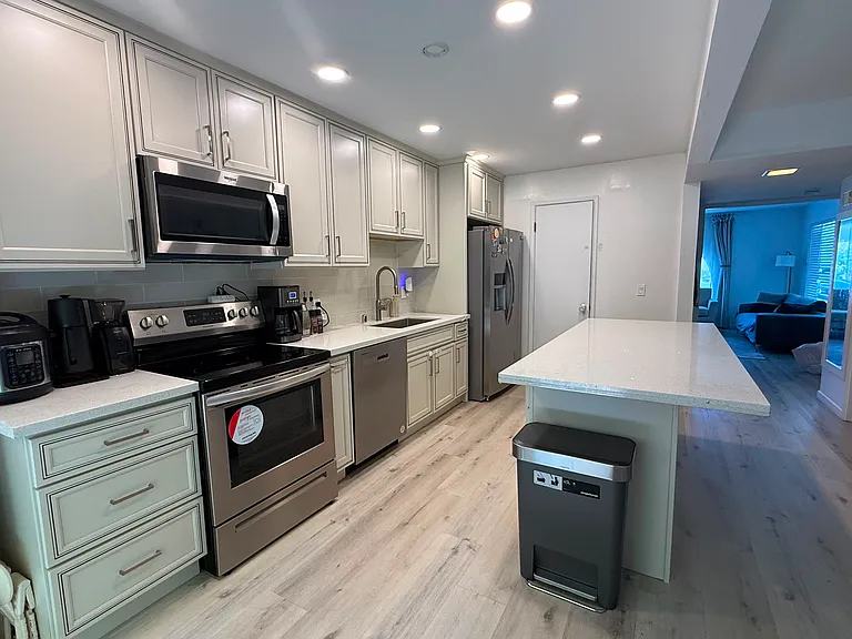 148 Belwood Ct #B — Photo 1