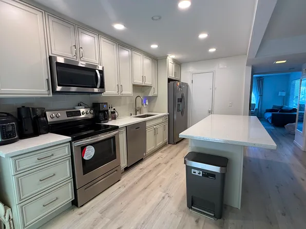 148 Belwood Ct APT B, Los Gatos, CA 95032