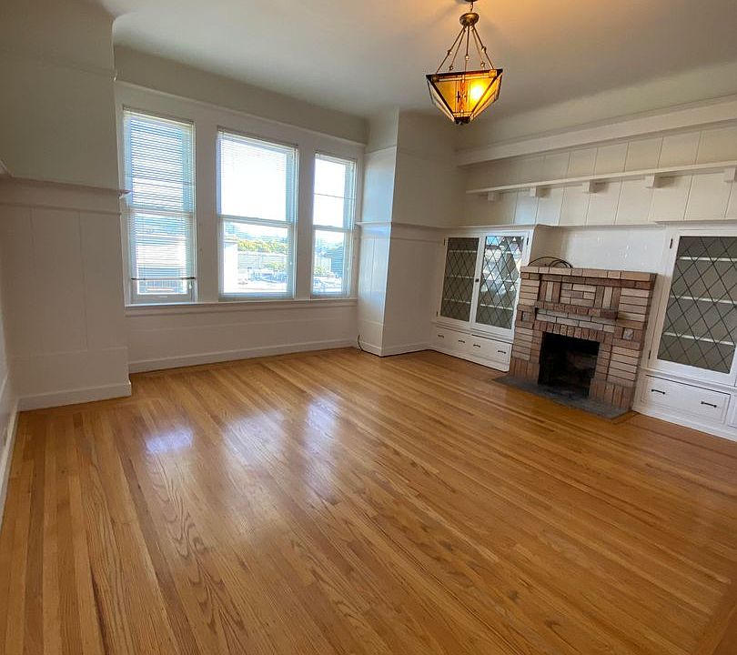 1st image of 457 Spruce St #3600