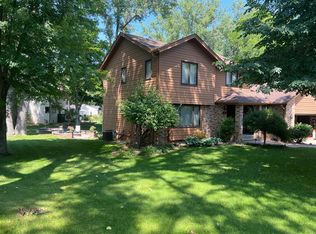 2882 Lake Diane Ct, New Brighton, MN 55112