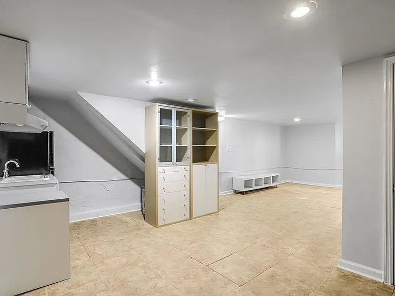 306 R St NW — Photo 29