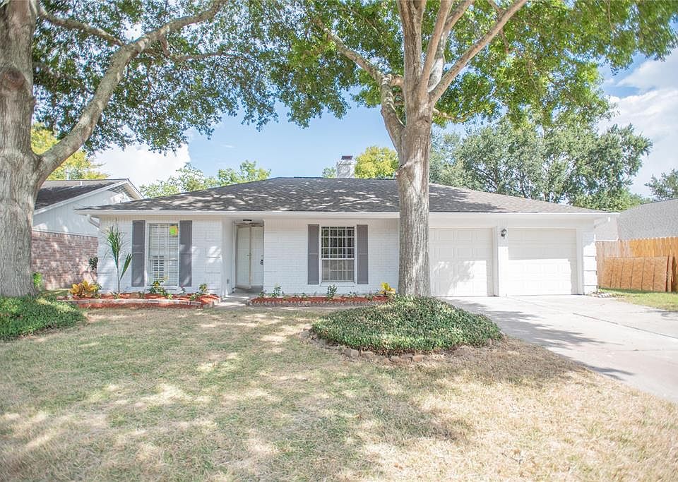 1st image of 12215 Wembley Dr