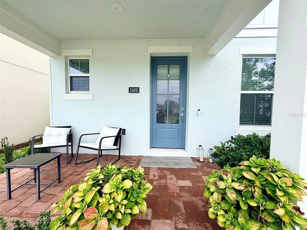 3 bed, 2.5 bath, 2062 sqft, $2,595 — Photo 3