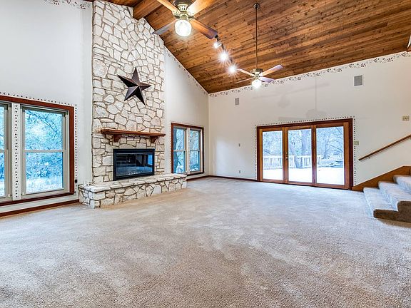 3rd image of 739 W Oak Estates Dr