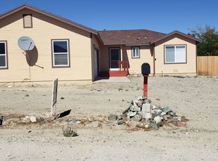 12 Sheltered Hills Dr, Yerington, NV 89447