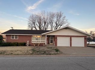 707 Grant St, Victoria, KS 67671