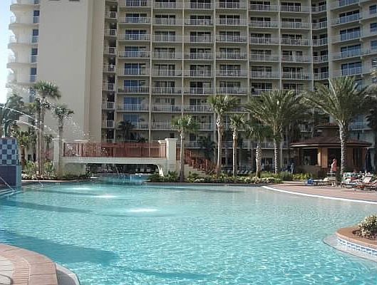 Gorgeous Resort Pool