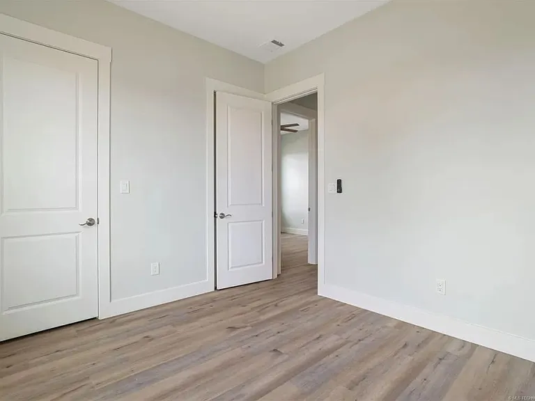 223 Vaughn Ln — Photo 24