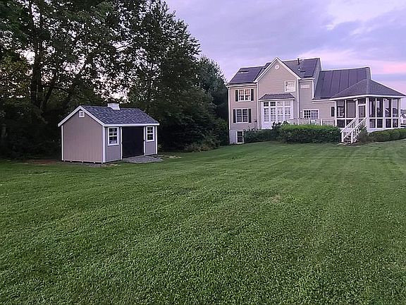 5th image of 42281 Young Ln