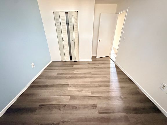 5th image of 205 Winter Ridge Blvd #205