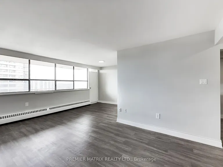 65 Thorncliffe Park Dr #1411 — Photo 7