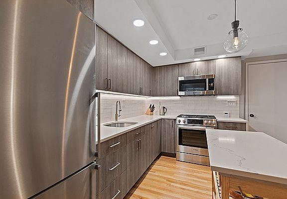 4th image of 445 W 19th St APT 1F