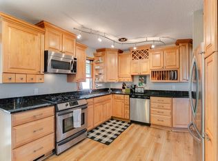 1255 Junction Ave E, Maplewood, MN 55109