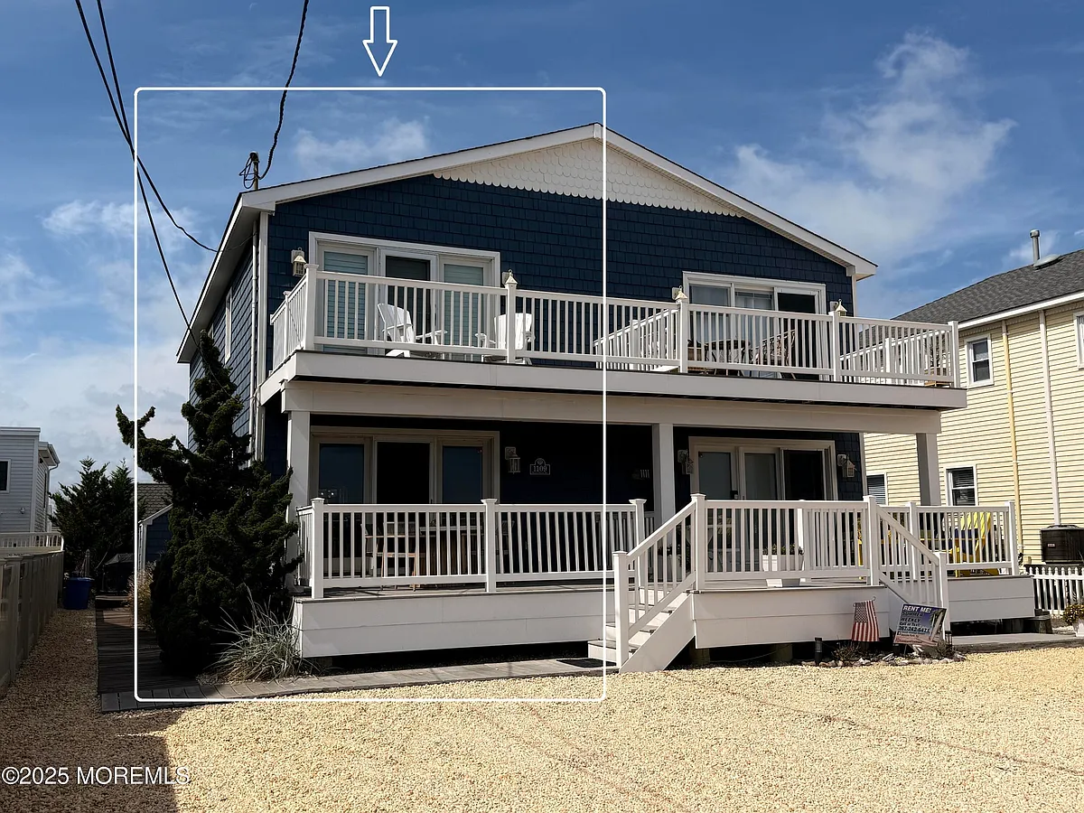 Building Photo - 1109 N Ocean Ave #A2