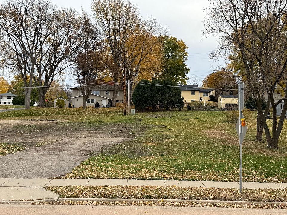 1st image of 8101 Victoria Dr