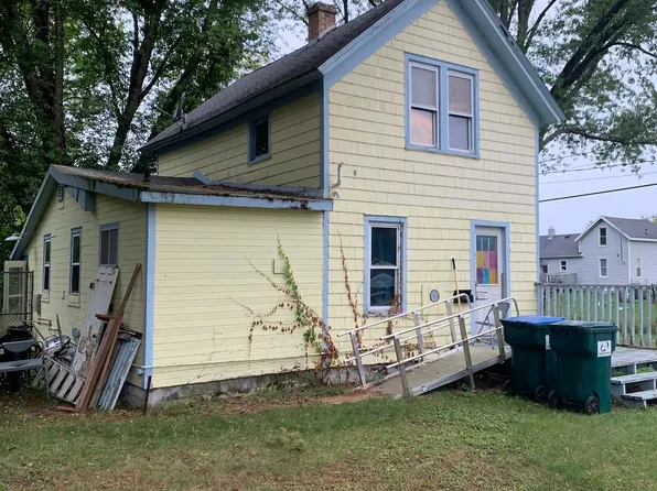 220 Irving St, Redgranite, WI 54970