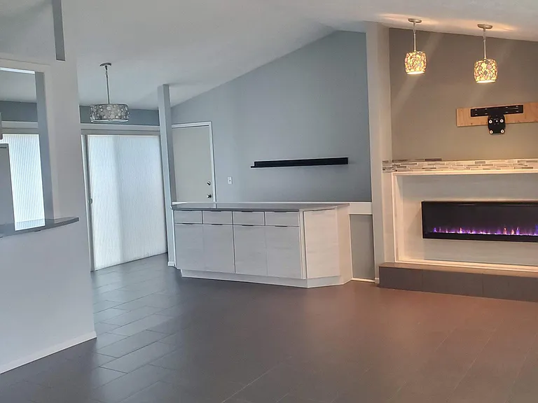 7307 N Hamilton St — Photo 11